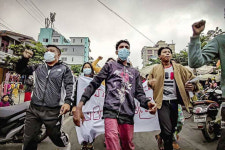 고문 후 버려진 민간인 시신 40여구…미얀마 군의 보복 드러났다