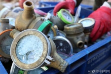 [사진]한파에 동파된 수도계량기