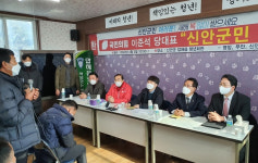 호남 섬마을 찾아간 이준석…곳곳 누비며 尹 빈자리 채운다