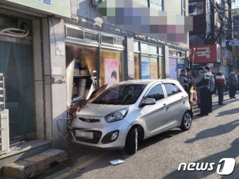 해운대서 앞뒤로 '쾅쾅' 승용차·보행자 들이받은 60대 운전자