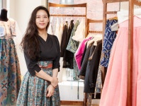 한복도 섹시하게…틀을 깨자 BTS와 블랙핑크가 입었다