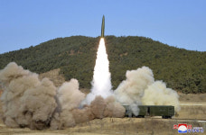 北 'ICBM' 발사에 우리軍 지대공미사일 등 대응 발사