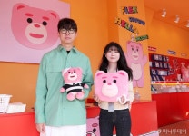 벨리곰 만든 이 사람…2년차 신입사원 믿고 맡겨준 러버덕 대표 덕