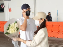 손예진 옆 현빈, 신혼여행 중 '정색'…노마스크로 