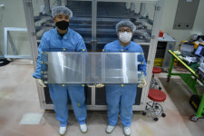 케이피에스, 8·10세대 OLED 생산 가능한 FMM 공개 1조 시장 공략 기대