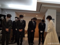 구자학 아워홈 회장 장례…휠체어 탄 이숙희 여사·세 자매 빈소로