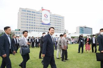한국 민주당, 대통령실 특활비 증액 주장 논란 확산 (세계일보·조선비즈 2일)
