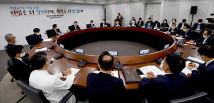 尹대통령 바이오헬스, 국가 핵심전략 산업 육성…규제 혁신