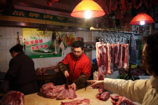 돼지고기 가격 심상치 않네…中, 비축물량 또 풀었다