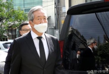 [사진]정몽준 이사장, 김동길 교수 빈소 조문
