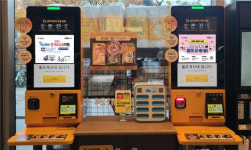 청년들이 주로 찾는 편의점에서 서울시 청년 정책 홍보한다