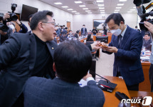 농해수위, 野 단독으로 양곡법 본회의로 넘겼다…與 날치기 통과