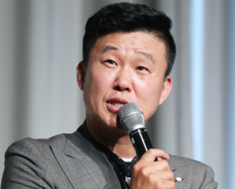 홍록기, 2년째 임금체불했는데…아내는 '호화 골프·여행' 다녔다