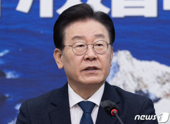 이재명 윤석열 대통령, 의료대란 문제에 사과해야 지적, 국민 사과 촉구 외에 책임 강조