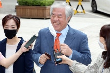 사우나 매입 전광훈 교회 겨우 찾은 부지…알박기 아냐