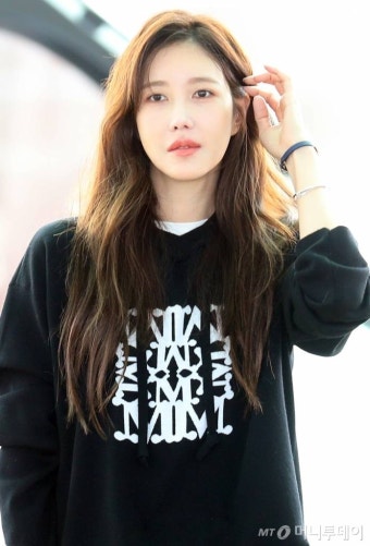 이지아, 조부 친일파 논란 재점화 