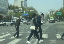 26초만에 건너라니…횡단보도에 갇혔다[남기자의 체헐리즘]