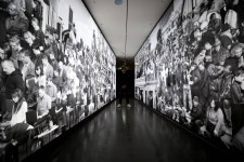 롯데뮤지엄, 제이알: 크로니클스전…거리가 캔버스, 행인이 모델