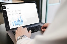 영세업체 돕는 기술로 상생+성장 두토끼 잡은 스타트업들