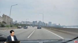 [영상] 죽을 수 있다…자동차 전용도로에 역주행 자전거