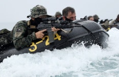 [사진]침투 작전 훈련하는 한-미 연합 특전사