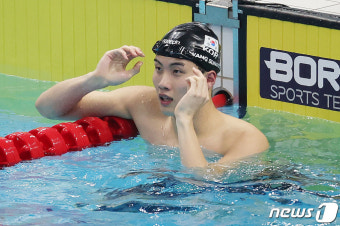 '남자 수영' 황선우, 자유형 100m 동메달…中 듀오에 석패