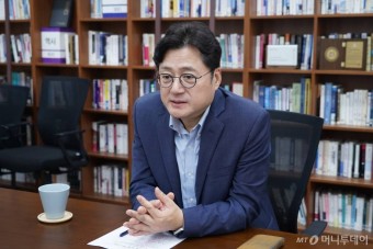 민주당 원내대표에 '서울 3선' 홍익표…