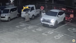 경찰서 앞에서 머리채 잡고 싸운 女…말리러 갔다가 체포한 사연