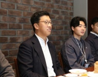 유연한 조직문화 중요 이우일 유니드 대표, MZ·현장직원과 소통 강화