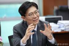 국민의힘·시대전환, 공식 합당…이날부터 조정훈 국민의힘 의원