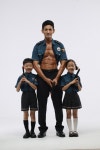 5개월간 금주, 하루 5시간씩 운동…웃통 벗고 王자 뽐낸 경찰들, 왜?