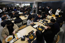 외식 줄고 급식 늘었다…CJ프레시웨이, 실적 성장 지속-현대차