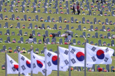 30년 재직 경찰 4명 중 1명 호국원 안장 못한다