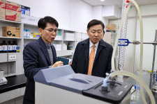 김관영 전북도지사, 제이비케이랩 성남 본사 방문 바이오 성공모델 지원하겠다