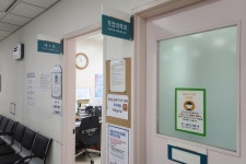 공보의 차출 시골보건소 찾은 환자 노발대발…60대 막내 의사도 진땀[르포]