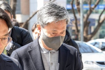 '제작사 고가인수 의혹' 카카오엔터 김성수 구속영장 또 기각