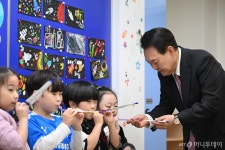 尹대통령, 늘봄학교 일일 특별강사로 직접 참여…주제는?