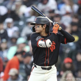 이정후, 4경기 만에 안타 신고…김하성은 MLB 첫 '1경기 2실책'