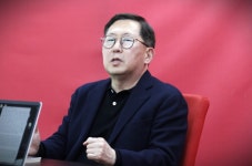 '정치 입문생'된 31년 군사전문기자 유용원 