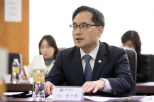 공정위원장 "쿠팡, 직원 동원해 PB 허위 후기…곧 제재 여부 결정"