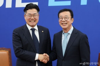 대통령실 정무수석 만난 박찬대 