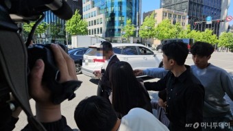 압수수색 소문에 김호중 소속사 앞 '시끌'…분주한 변호사 '침묵'[르포]