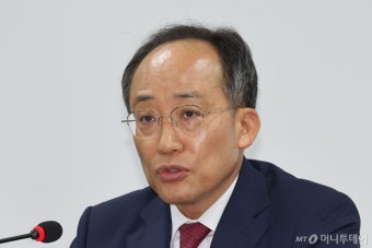 이재명 '연금개혁 영수회담' 제안 깎아내린 국민의힘 