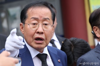 홍준표, 가수 김호중에 