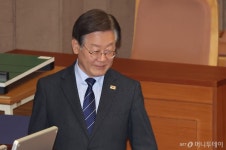 민주당, 국회 상임위원장 독식 수순…與, 보이콧 말곤 속수무책?