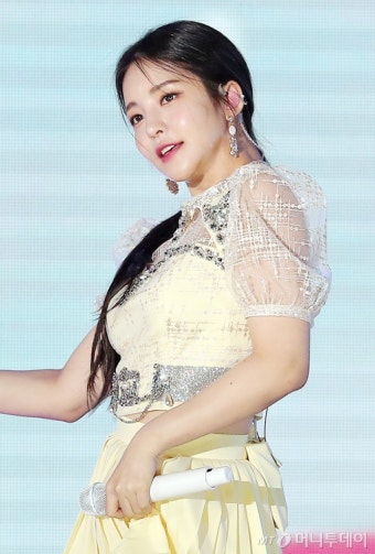 '브브걸 탈퇴' 유정, 알앤디컴퍼니와 전속계약…대성 한솥밥