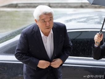 尹대통령, 김홍일 방통위원장 사표 수리…후임에 이진숙 등 거론