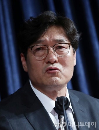 어차피 감독은 홍명보, 수개월 짜맞추기…박주호, 축구협회 비판