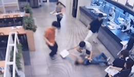 학생식당서 갑자기 쓰러진 50대…약대·의전원 학생 달려와 살렸다