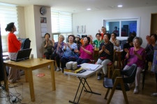 체조하고, 노래하는 스마트 경로당은 우리가 만든다